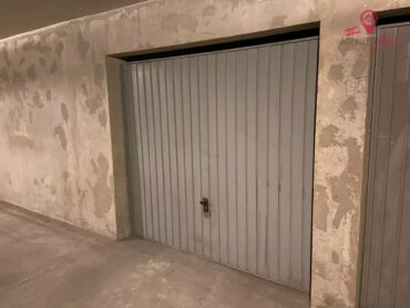 Garage fermé secteur Bachut-Mairie du 8ème